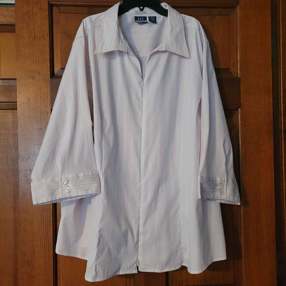 Women's Size 30/32 DCC Woman 3/4 sleeve pink and white zipper shirt - Picture 1 of 5
